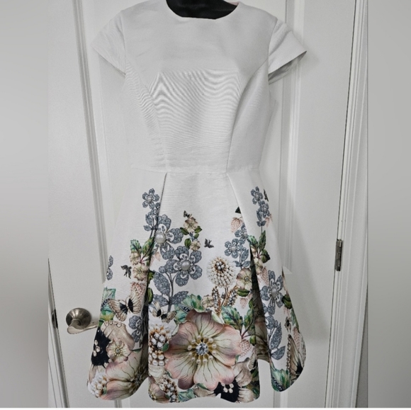 Women Formal Dress - Picture 1 of 5